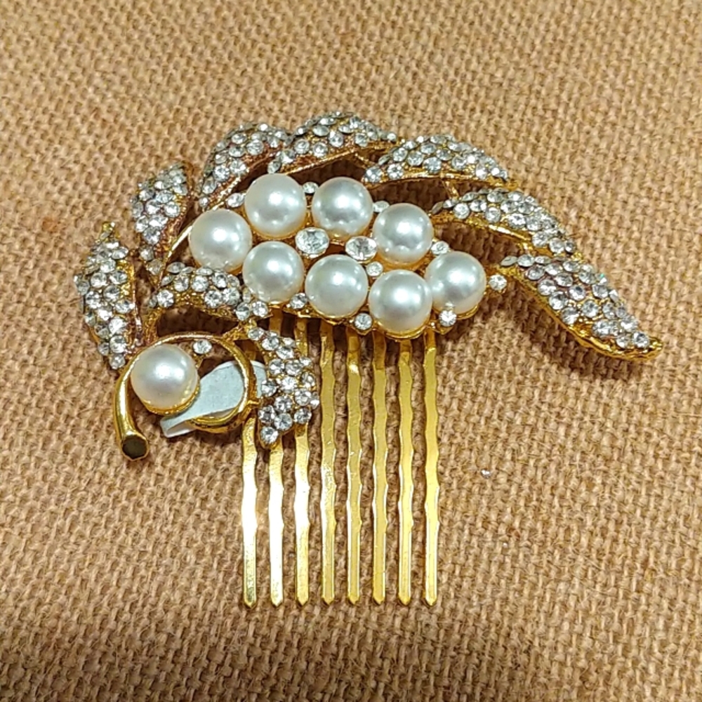 Crystal & faux pearl small hair comb NWT